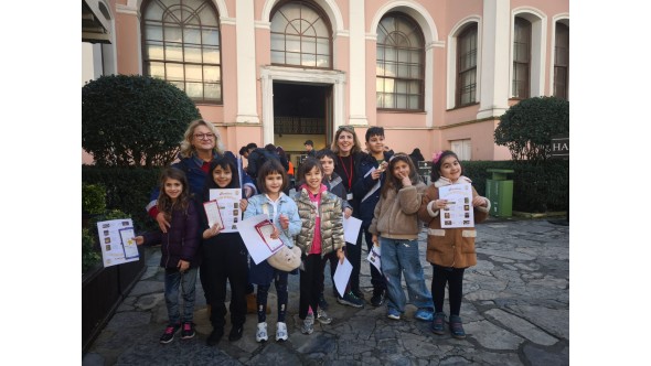 Görkemin İçindeki Bilinmeyenler